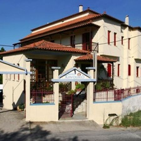 Hotel Kavouris Skopelos Town Bagian luar foto