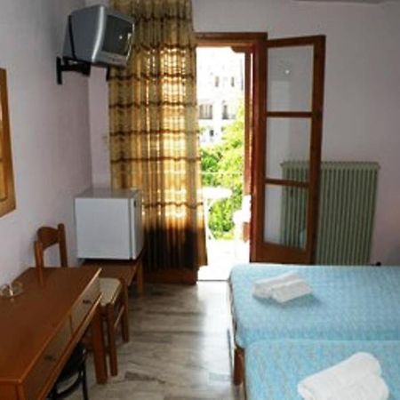 Hotel Kavouris Skopelos Town Bagian luar foto