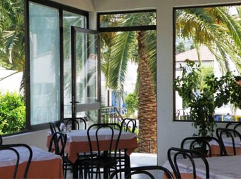 Hotel Kavouris Skopelos Town Bagian luar foto