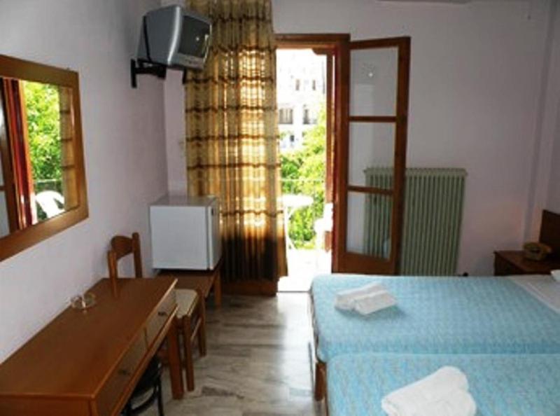 Hotel Kavouris Skopelos Town Bagian luar foto